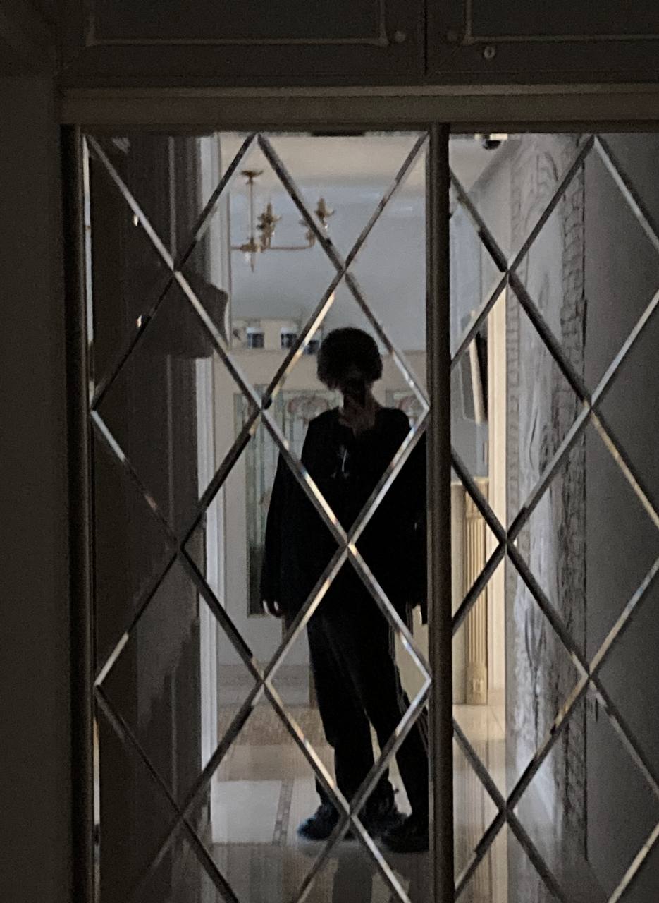 cvzxeov - Hallway Reflections
